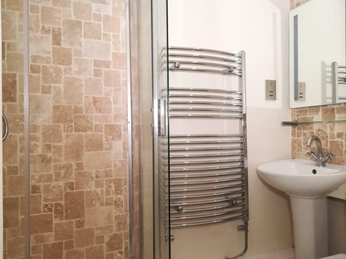 Spacious, Ground Floor, 2 Bedroom Apartment, Uplands, Суонси Экстерьер фото